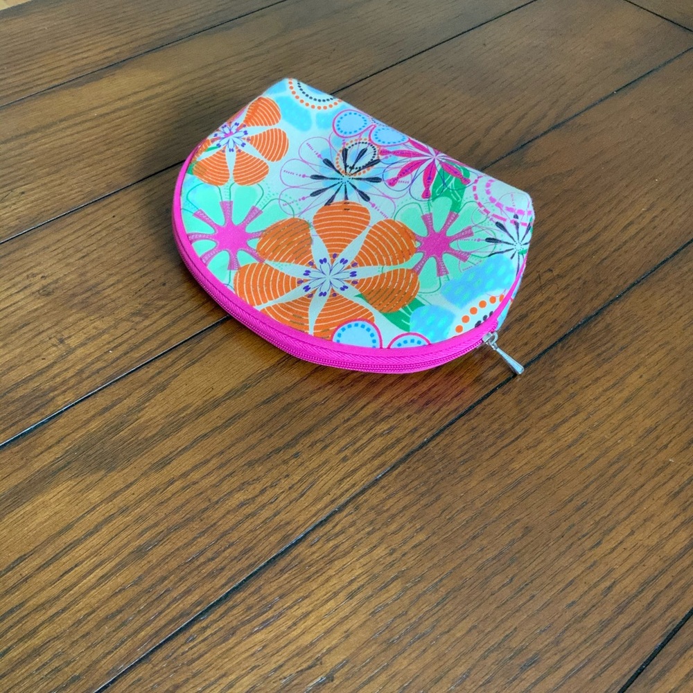 Cosmetic bag